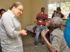 Haïti - Social : La Première Dame apporte un vent d’espoir à l’Asile communal de Port-au-Prince