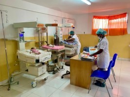 iciHaiti - France : Visit to Saint Antoine de Jérémie Hospital