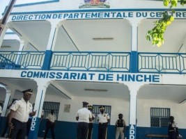 iciHaiti - Politic : Surprise visit of the DG of the PNH to the Hinche police station