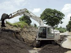 Haïti - Reconstruction : Importants travaux de curage à Léogâne