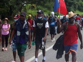 iciHaiti - Chiapas : A caravan of Haitians marches towards the USA