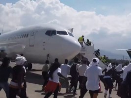 Haiti - FLASH : Haitians attack American pilots and injure three ICE agents