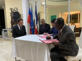 iciHaïti - France : Signature de financement additionnel de 2 millions d’euros