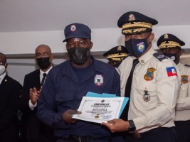 iciHaïti - PNH : 69 policiers honorés pour leurs services remarquables à la population