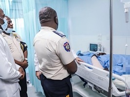 iciHaiti - PNH : Visits to injured police officers