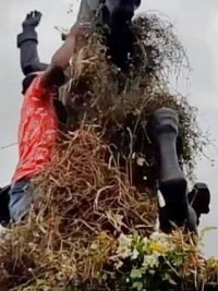Haiti - Social : The statue of Dessalines vandalized at the Champ de Mars