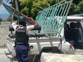 iciHaïti - Sécurité : La PNH dégage une nouvelle fois les barricades