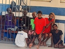 iciHaïti - Petit-Goâve : Le Commissaire du Gouvernement au secours des détenus