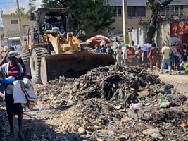 iciHaïti - Assainissement : Nettoyage de rues pour améliorer la circulation