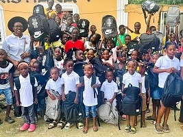 Haiti - Diaspora : The Consulate of Haiti in Santiago distributed school kits