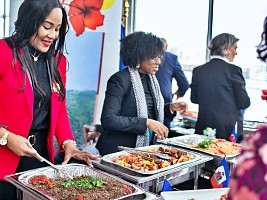iciHaïti - Ottawa : Foire alimentaire internationale, les plats haïtiens très en demande