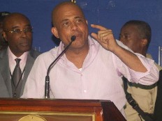 Haïti - Aéroport : Martelly inaugure la salle de départ de l'Aéroport international Toussaint Louverture