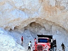 Exploitation des carrières en Haïti, le Ministère demande l’aide de la PNH et des FAd’H
