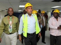 Haïti - Reconstruction : Le Président Martelly satisfait des travaux de l’aéroport international