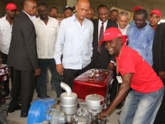 Haiti - Agriculture : Venezuela and President Martelly alongside peasants