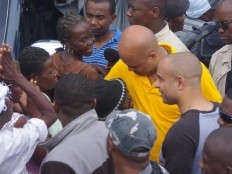 Haïti - Social : Le Premier Ministre en tournée dans des quartiers populaires