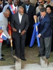 Haïti - République Dominicaine : Pose de la première pierre de l'Université Henri Christophe du Nord