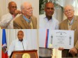 Haiti - Politic : Pastor Wallace Turnbull decorated by the President Martelly
