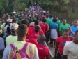 iciHaïti - Social : Ruée des ouvriers sur leur chèque de salaire