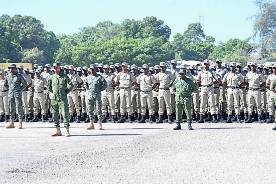 Forces armées d'Haïti (FADH) / Armed Forces of Haiti Les-FAd-H-augmentent-leurs-effectifs